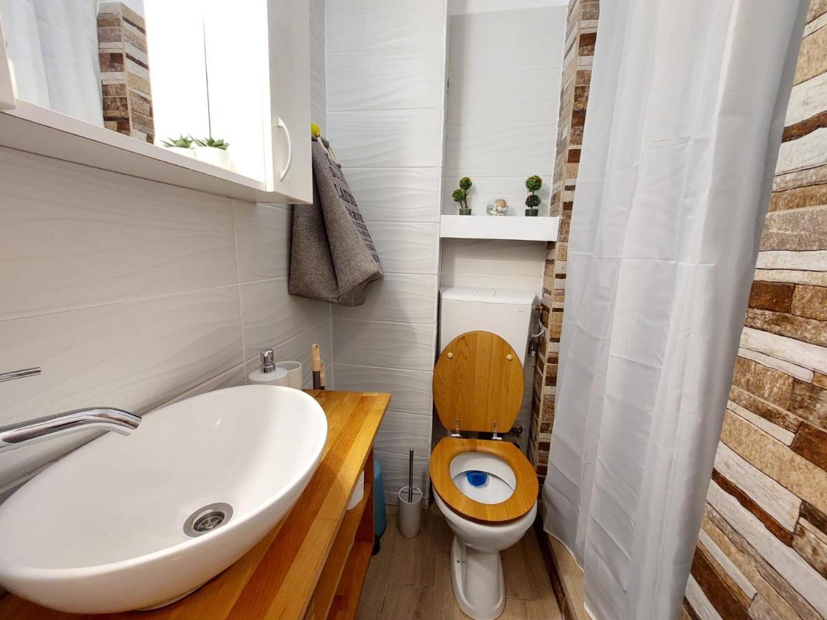 Laroka House Cosy Studio Universitate Bucareste Exterior foto
